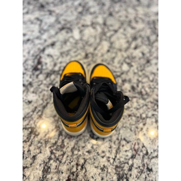 Nike boys Jordan 1 retro high tops size 12 yellow - Picture 7 of 14